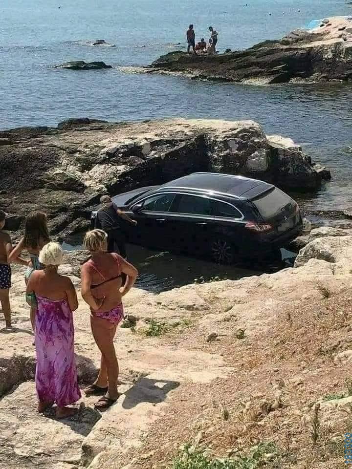 100050424252702_1098076601883138-asteia-eikona-klaiwapotagelia
